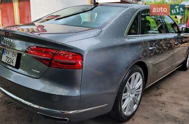 Седан Audi A8 2015 в 