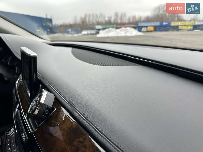 Седан Audi A8 2017 в Києві