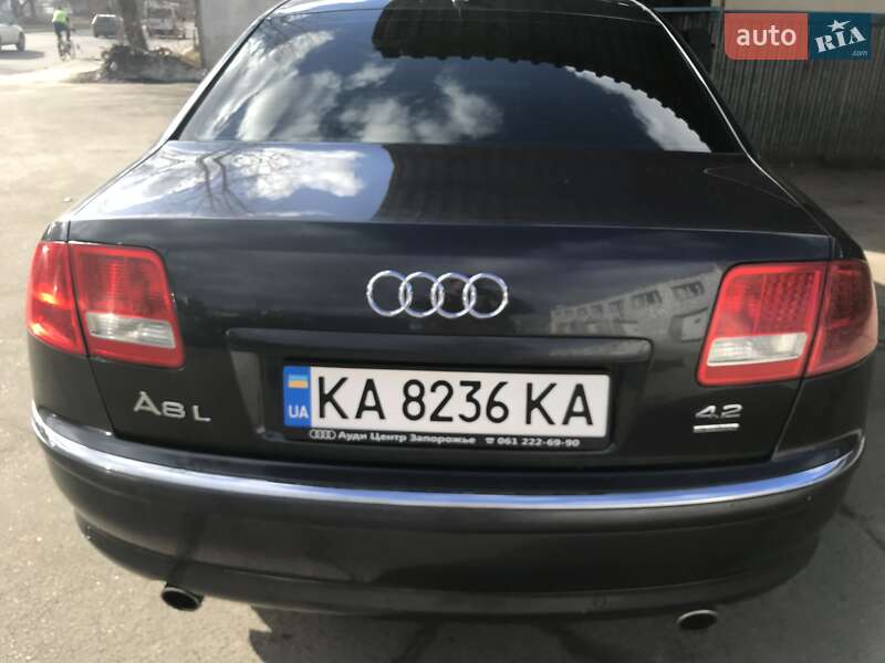 Седан Audi A8 2004 в Киеве