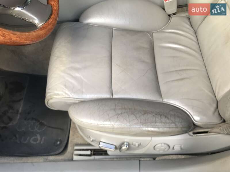 Седан Audi A8 2004 в Киеве