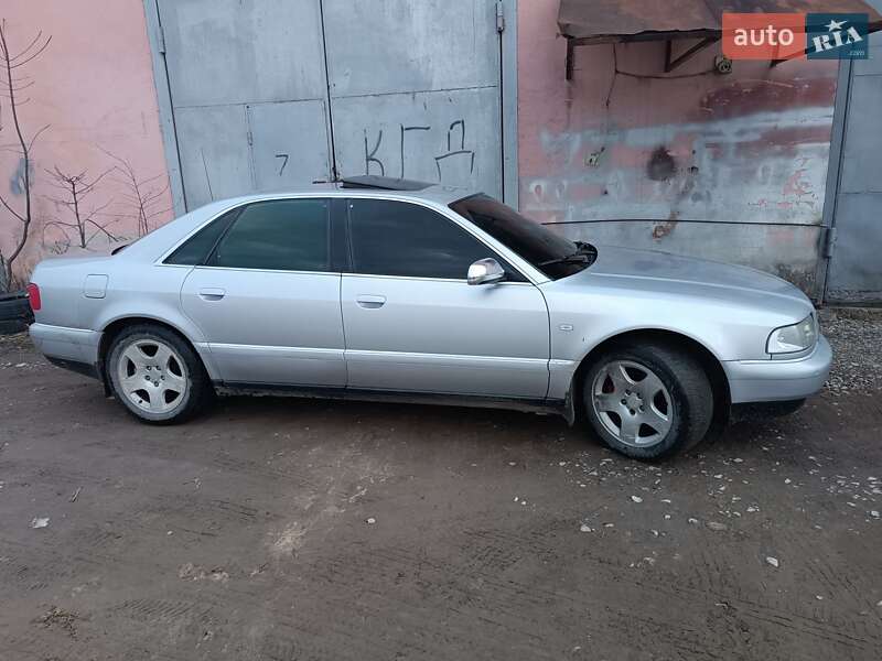 Седан Audi A8 2001 в Івано-Франківську