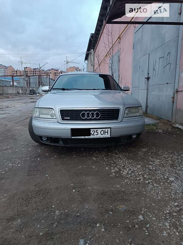 Седан Audi A8 2001 в Ивано-Франковске