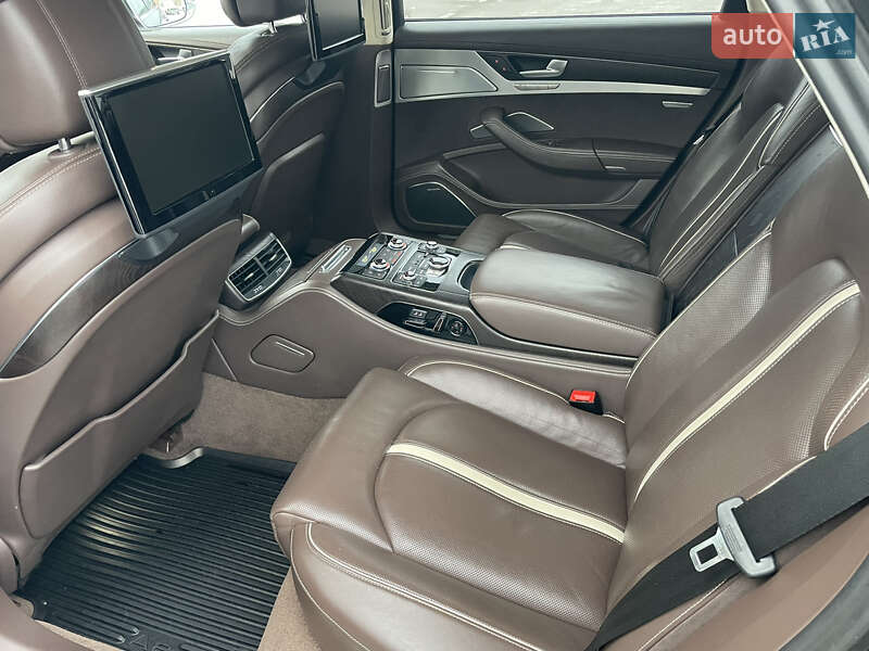 Седан Audi A8 2012 в Киеве