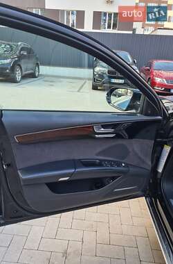 Седан Audi A8 2013 в 