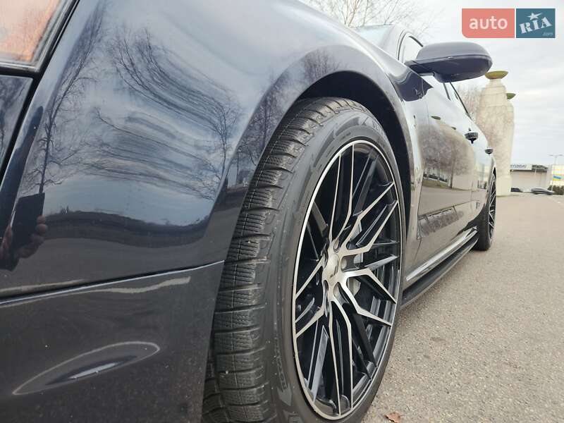 Седан Audi A8 2016 в Дніпрі