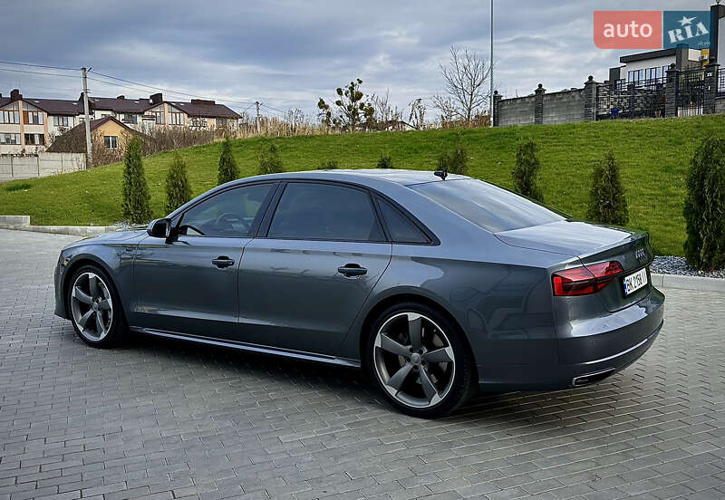 Седан Audi A8 2016 в Рівному