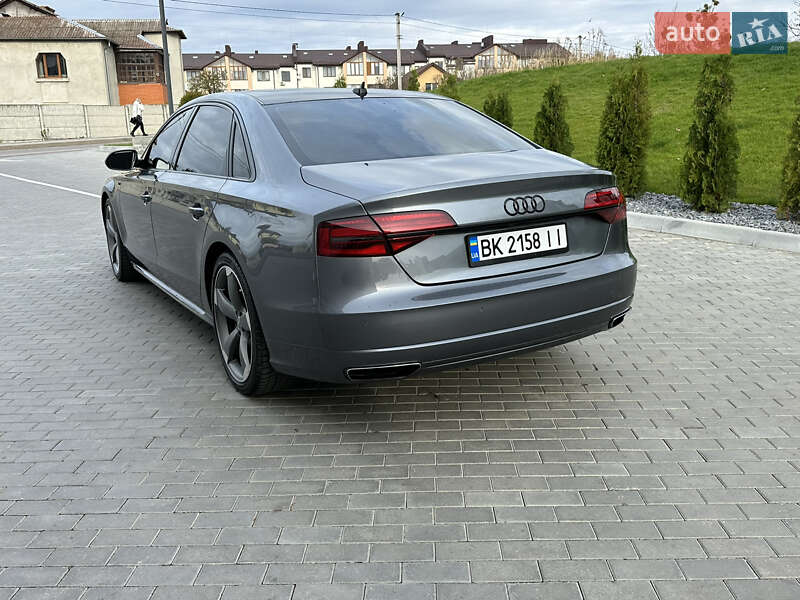 Седан Audi A8 2016 в Рівному