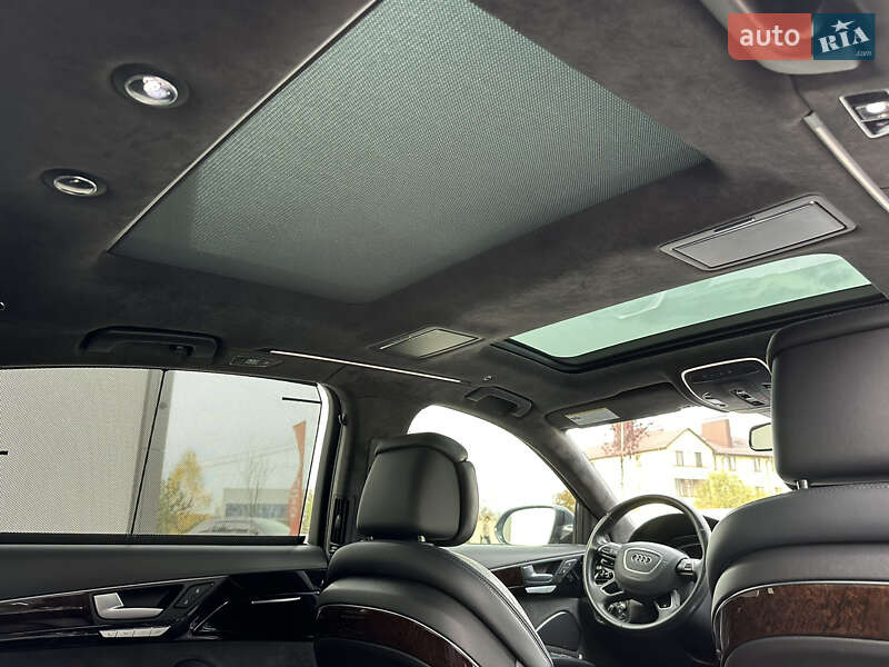Седан Audi A8 2016 в Рівному