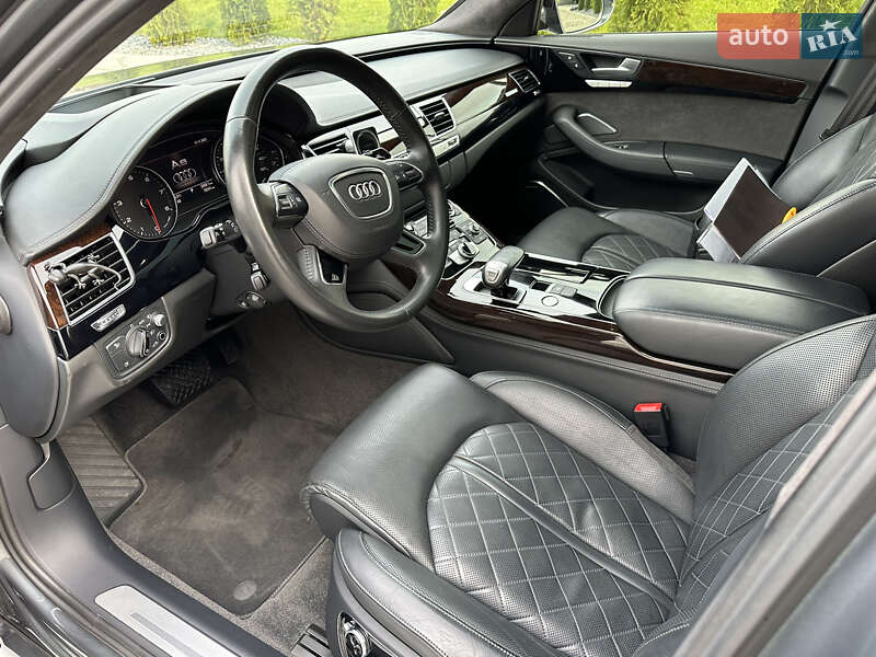 Седан Audi A8 2016 в Рівному