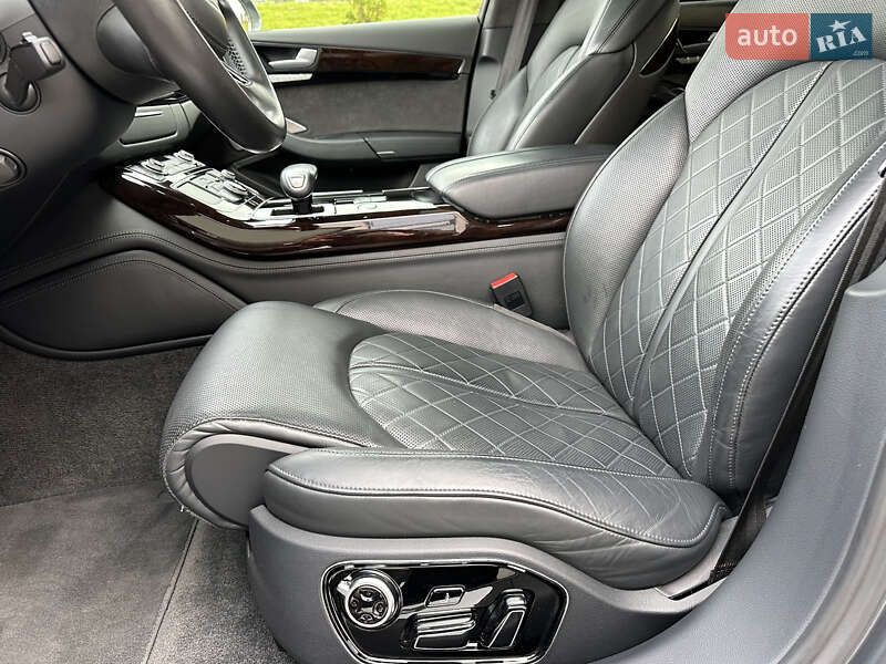 Седан Audi A8 2016 в Рівному