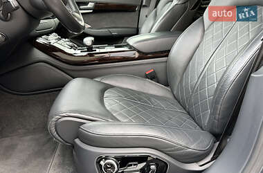 Седан Audi A8 2016 в 