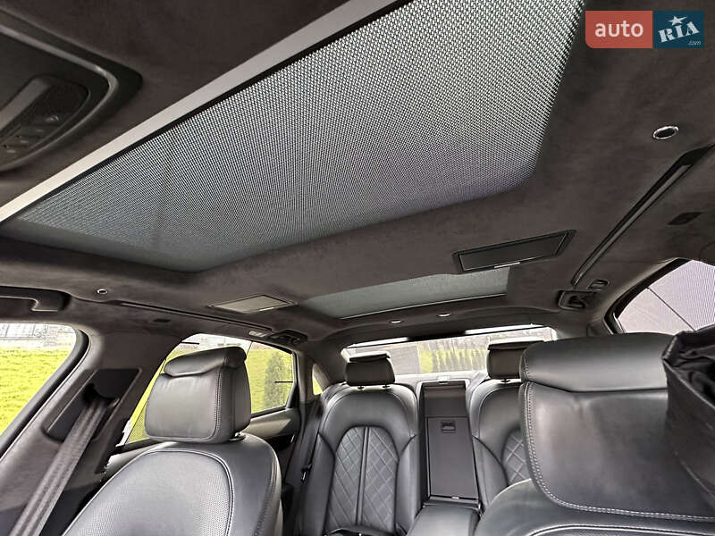 Седан Audi A8 2016 в Рівному