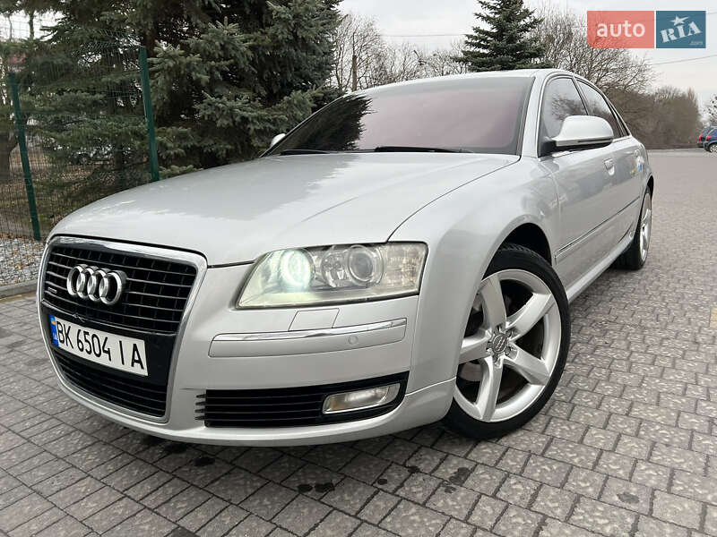 Седан Audi A8 2008 в Ровно