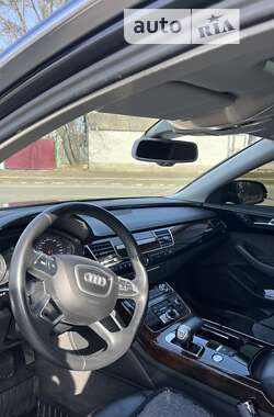 Седан Audi A8 2017 в Макарові