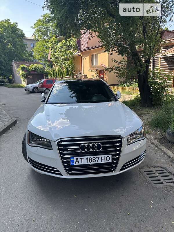 Седан Audi A8 2013 в Ивано-Франковске