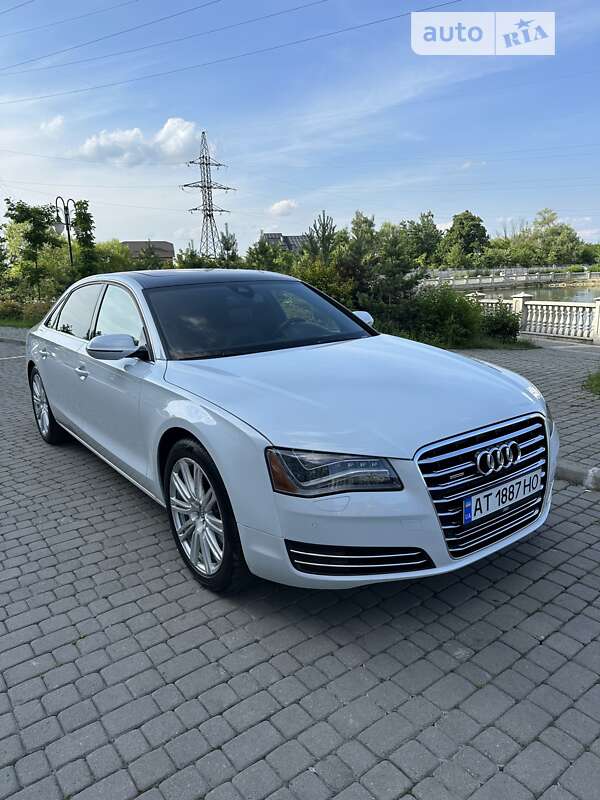 Седан Audi A8 2013 в Ивано-Франковске