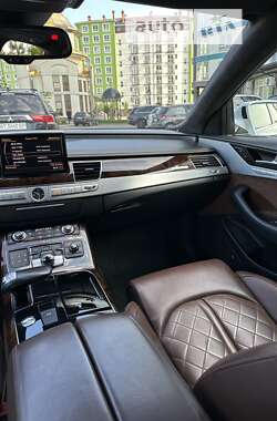Седан Audi A8 2013 в Ивано-Франковске