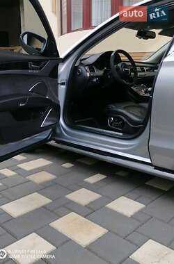 Седан Audi A8 2015 в 