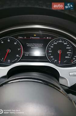 Седан Audi A8 2015 в 