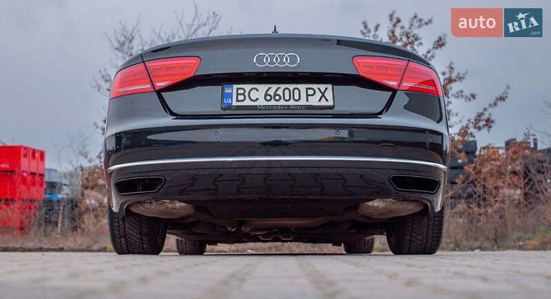 Седан Audi A8 2012 в Луцке