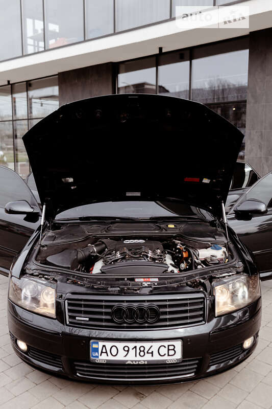 Седан Audi A8 2003 в Ужгороде