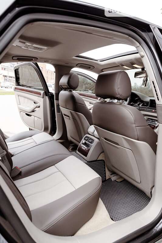 Седан Audi A8 2003 в Ужгороде