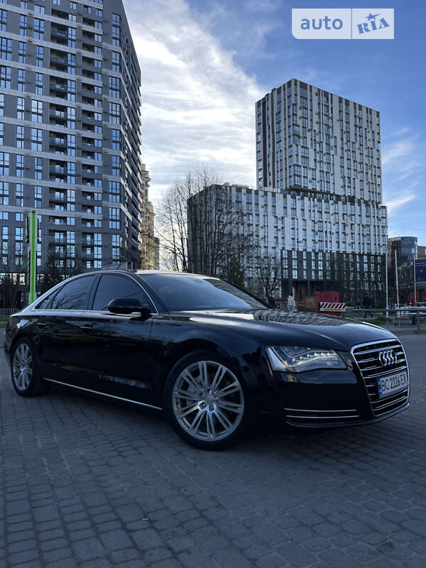 Седан Audi A8 2013 в Львові