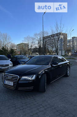 Седан Audi A8 2013 в Львове