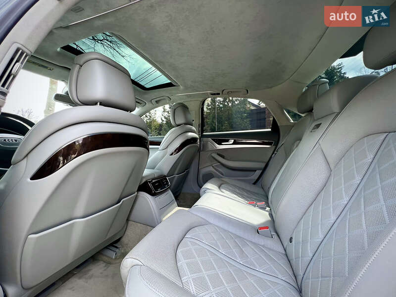 Седан Audi A8 2014 в Киеве