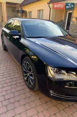 Седан Audi A8 2010 в Ужгороде