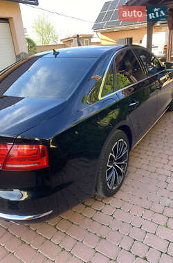 Седан Audi A8 2010 в Ужгороде