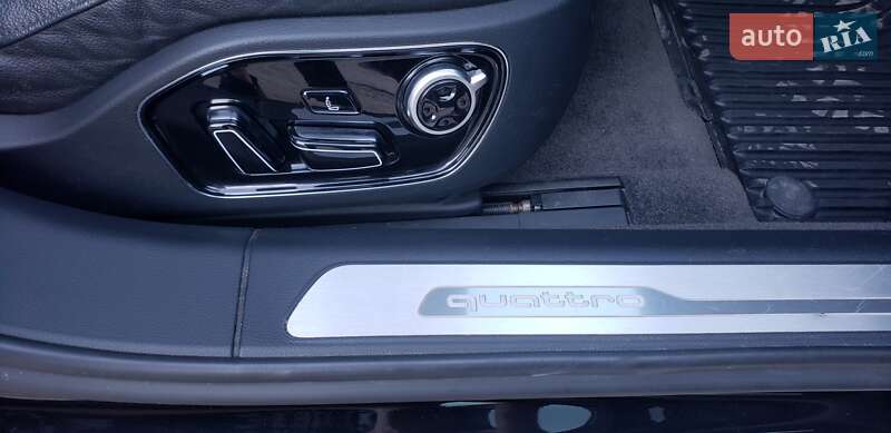 Седан Audi A8 2016 в Рівному