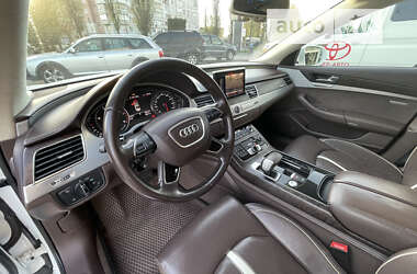 Седан Audi A8 2012 в Чернигове
