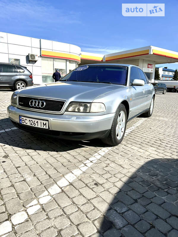 Седан Audi A8 1997 в Львове