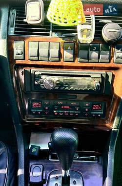 Седан Audi A8 1997 в 