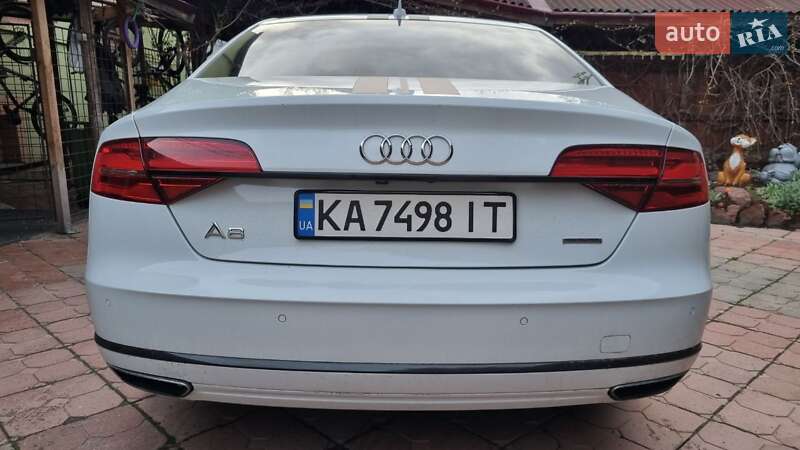Седан Audi A8 2015 в Чернігові