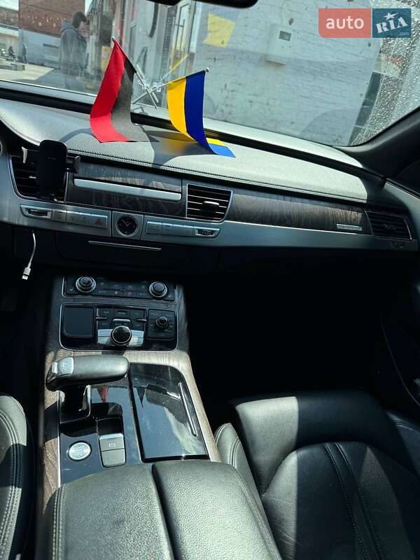 Седан Audi A8 2015 в Чернігові