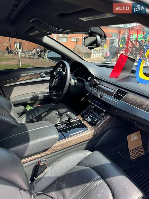 Седан Audi A8 2015 в Чернігові