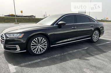 Седан Audi A8 2019 в Львові