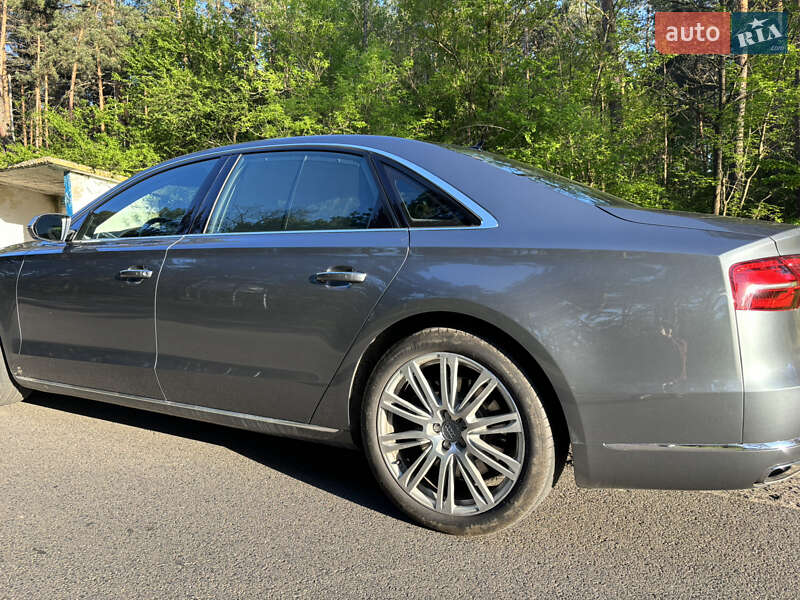 Седан Audi A8 2015 в Луцьку