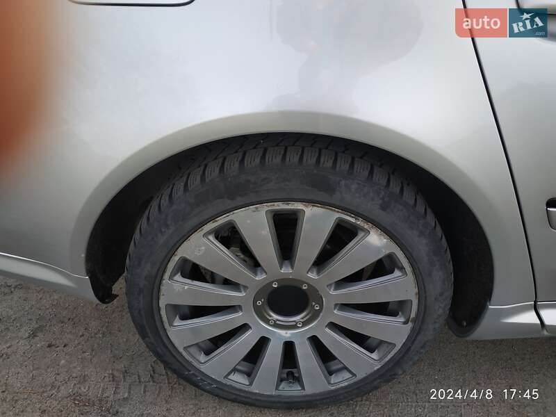 Седан Audi A8 2004 в Києві