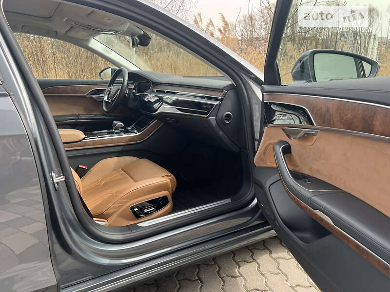 Седан Audi A8 2018 в Хмельницком