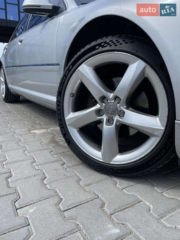 Седан Audi A8 2008 в Ровно
