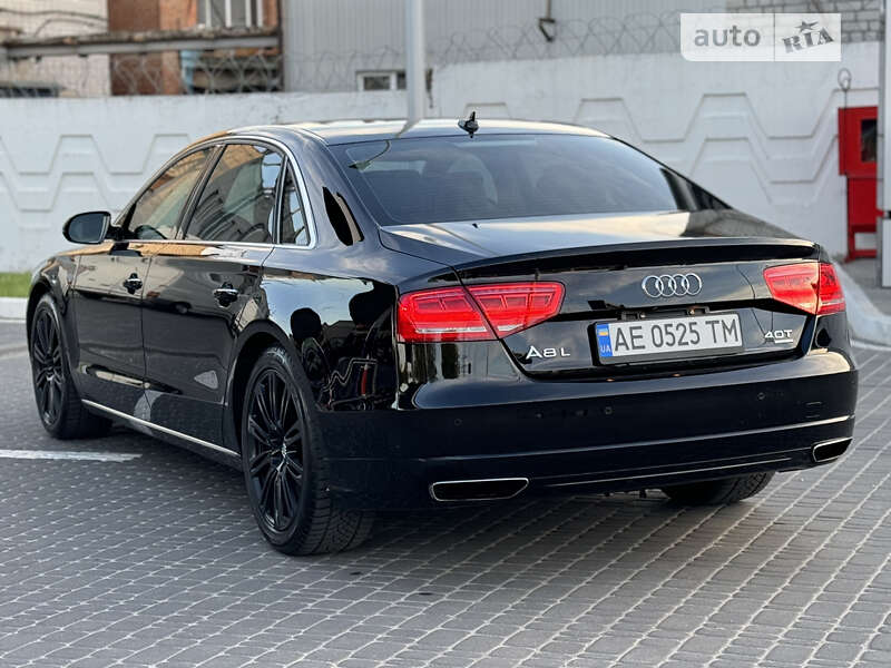 Седан Audi A8 2013 в Днепре