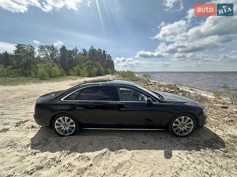 Седан Audi A8 2012 в Києві