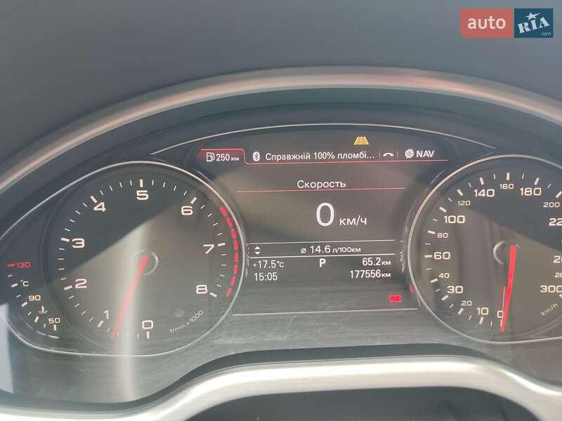 Седан Audi A8 2013 в Ужгороде