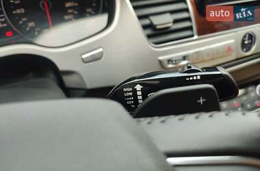 Седан Audi A8 2013 в Ужгороде