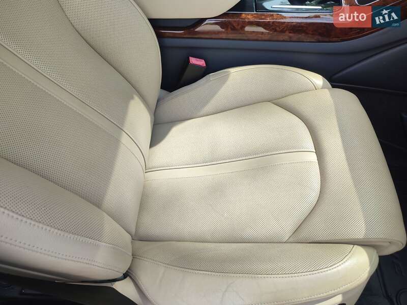 Седан Audi A8 2013 в Ужгороде