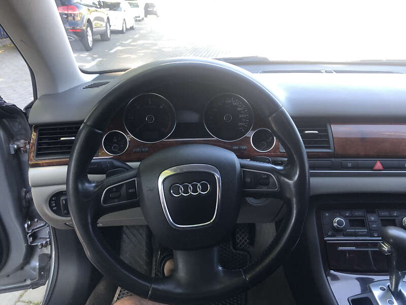 Седан Audi A8 2009 в Копичинці