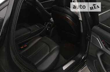 Седан Audi A8 2012 в Кременчуці